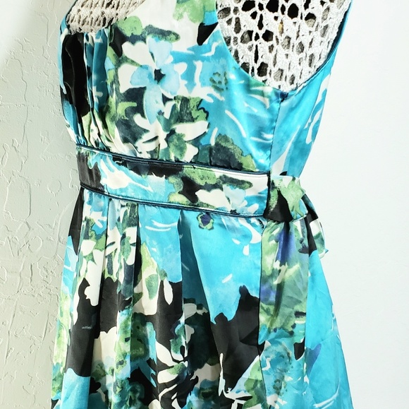 Forever 21 Sleeveless Top - Picture 2 of 5